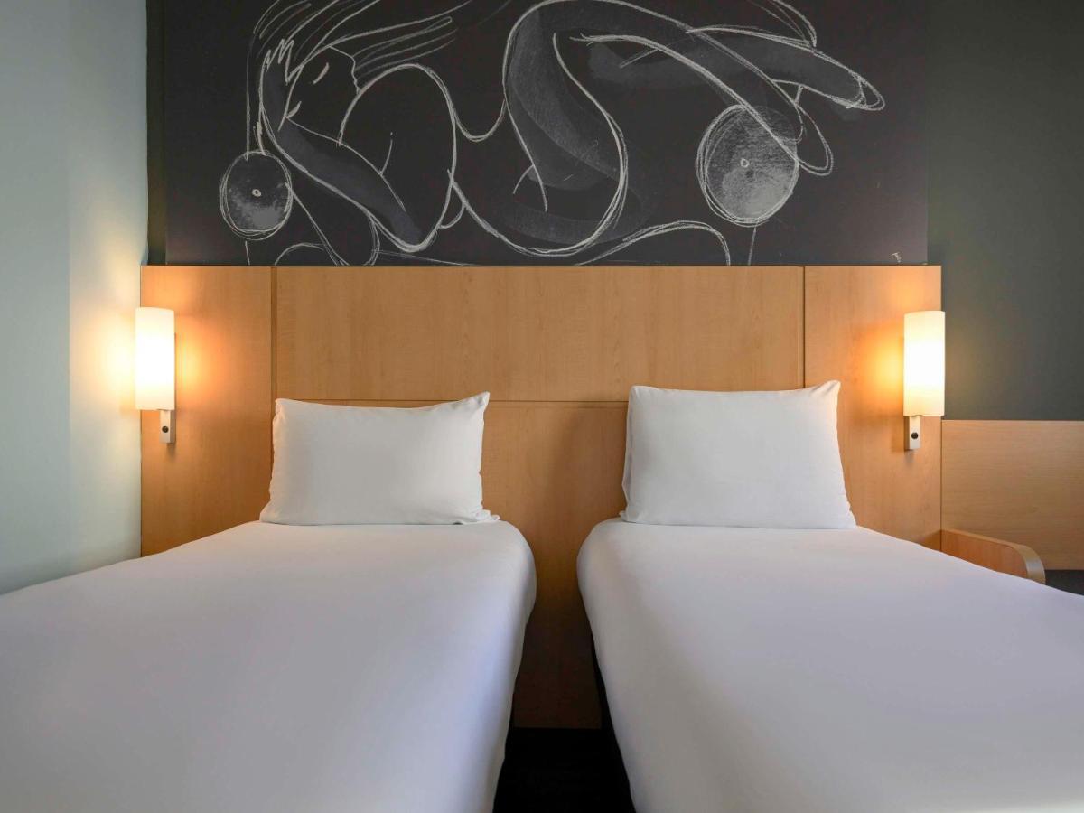 Ibis Skopje City Center Exterior foto